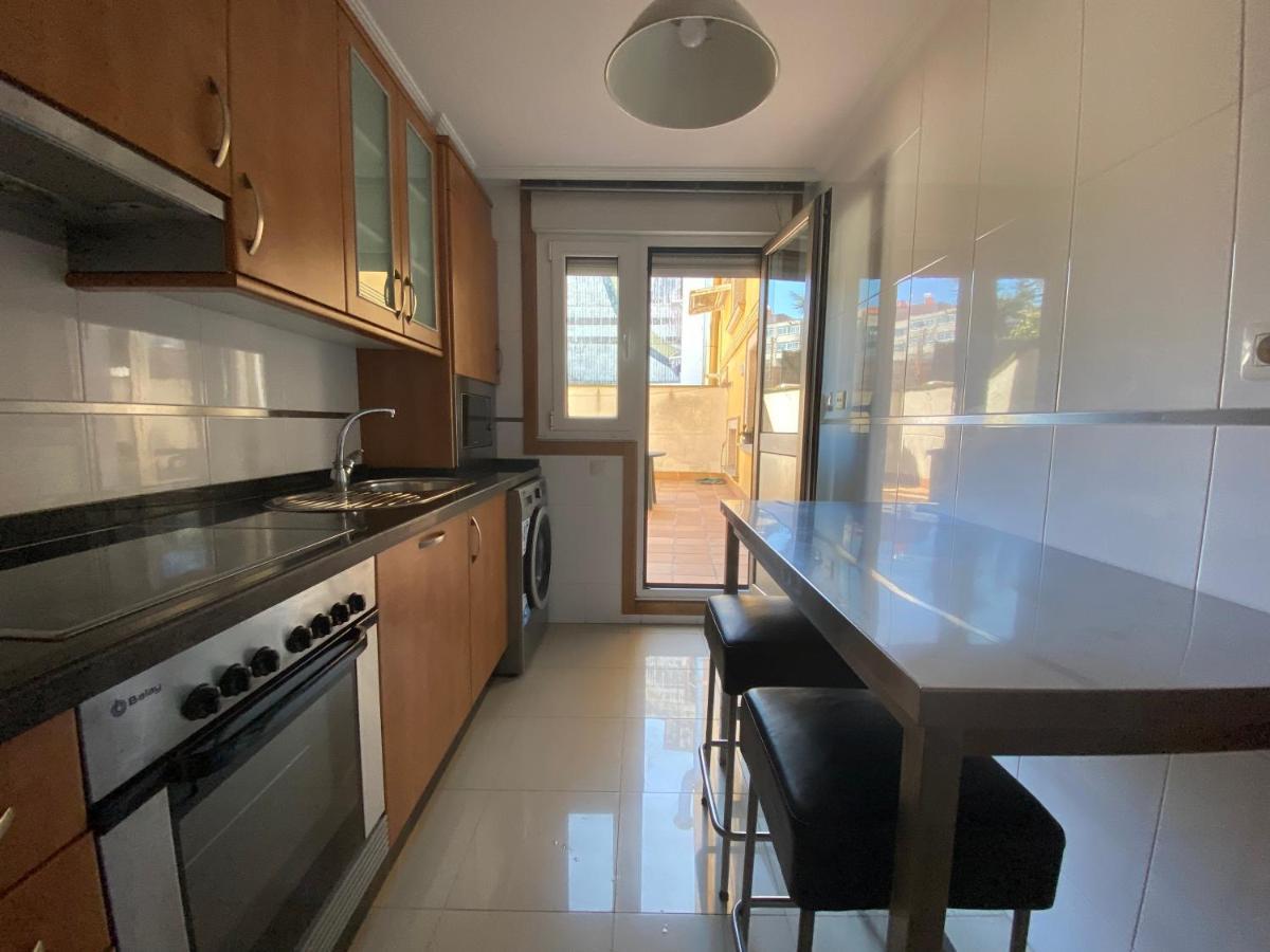 Apartamento a 5 min caminando de la Playa Sta. Cristina, Oleiros  Exterior foto